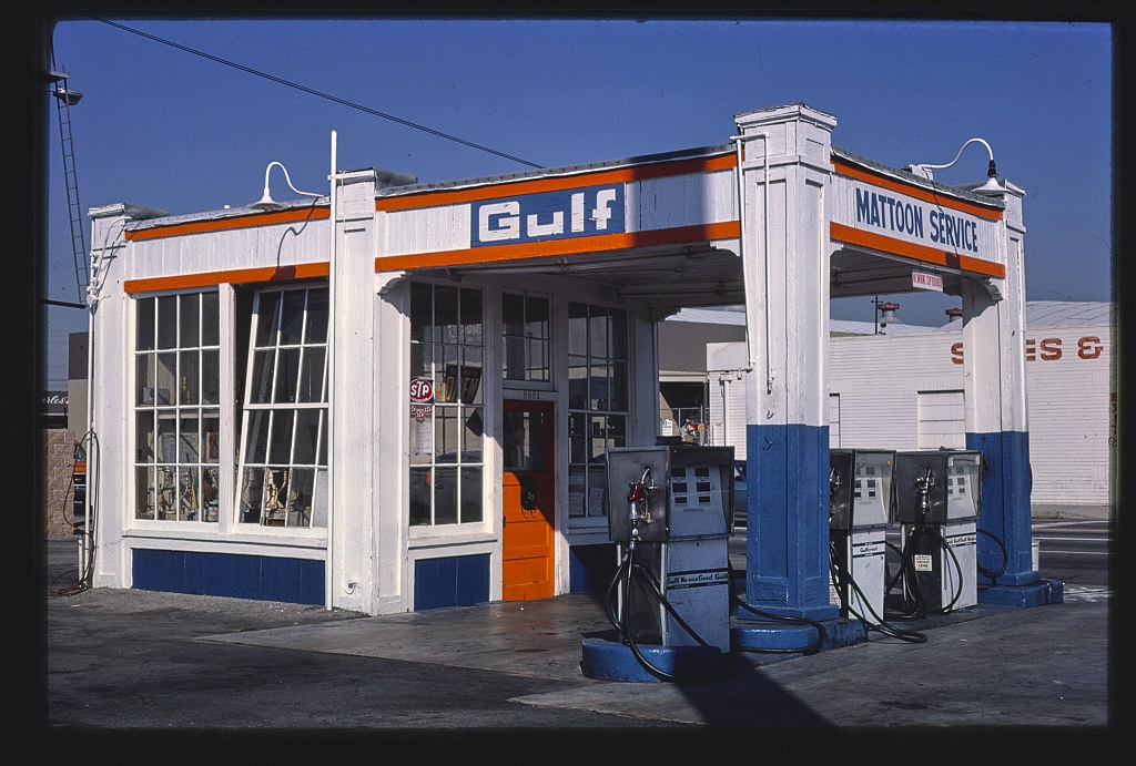 Mattoon Service Station (pre-fabricated), angle view, National & Washington Boulevards, Culver City, California (LOC)