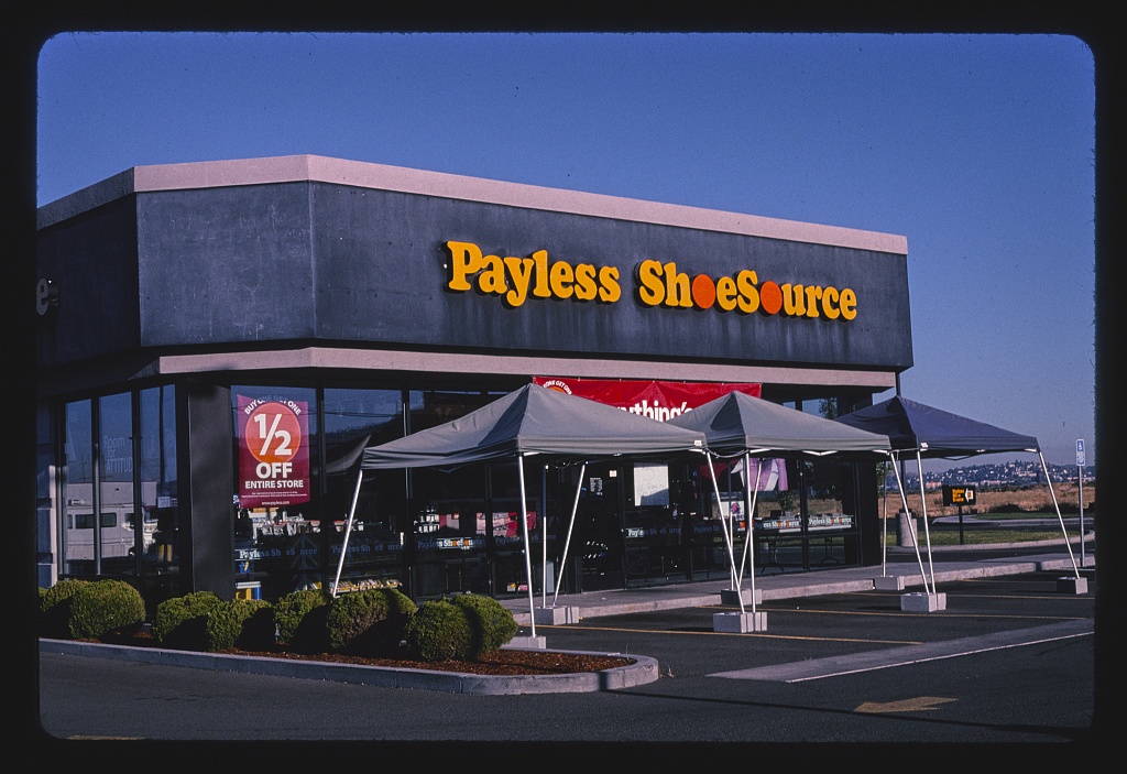 Payless Shoe Source, Washburn Way, Klamath Falls, Oregon (LOC)