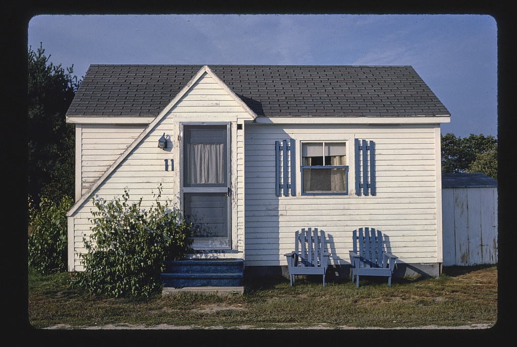 Blue Haven Motor Court Cabin, view 2, Route 1, Saco, Maine (LOC)