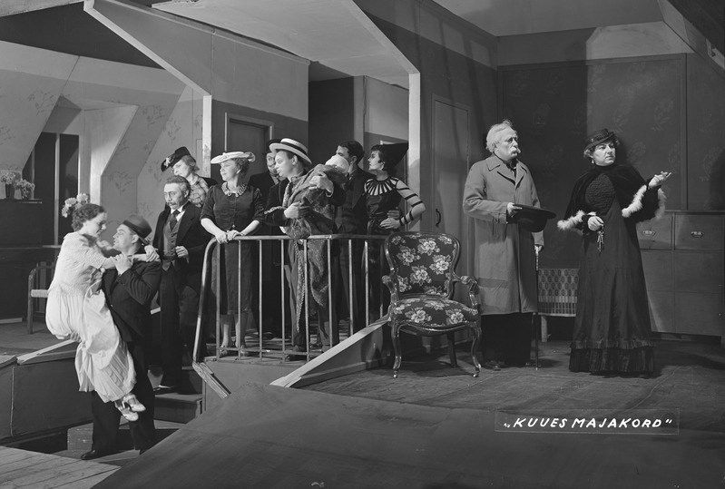 Kuues majakond, alusteos - A. Gehr, Draamateater, 1939, Edvige Hochepot - Olli Ungvere, Yojo - Voldemar Alev, Berthe Ardis - Aili Engelberg, Germaine Lascalier - Mari Möldre, Härra Maret - Arno Suurorg, Maks Lascalier - Ruut Tarmo, Jeanne - Maimu Orgussaar, Keegi Härra - Oskar Seliaru, Proua Maret - Lo Tui