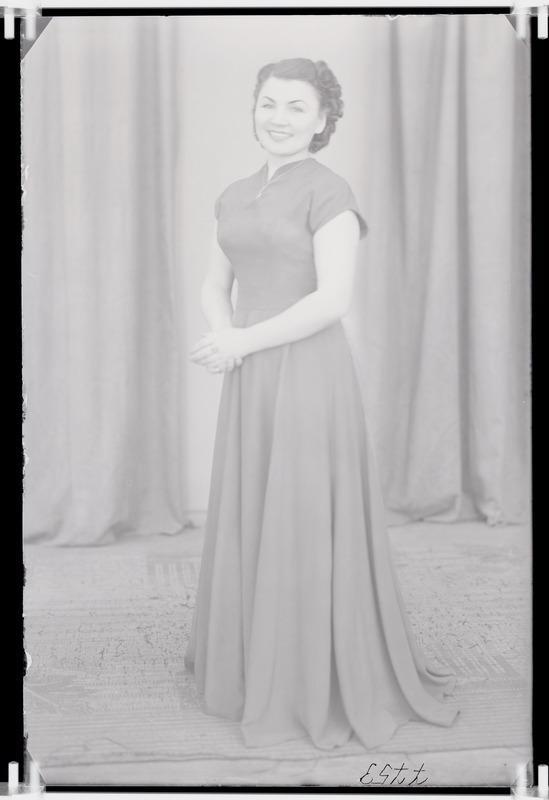 Klaudia Tiidus, portree, ca 1955