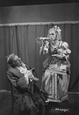 Ebahaige, Draamateater, 1936, Argan - Aleksander Mägi, Luison - Salme Reek  similar photo