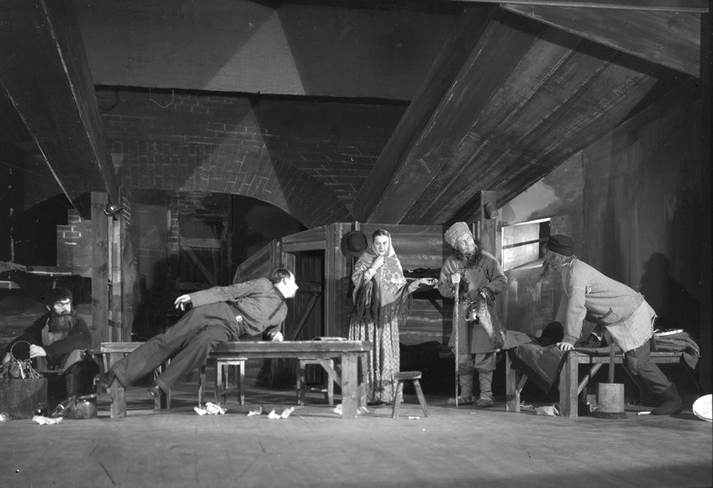 Põhjas, Draamateater, 1941, Kleštš - Voldemar Alev, Vaska Pepel - Oskar Põlla, Nataša Olli Ungvere, Luka - Johannes Kaljola, Bubnov - Jaan Mürk