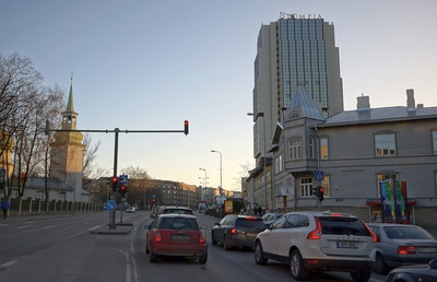 Tallinn, Kesklinn, V. Kingissepa (Liivalaia) ja Kaasani tänava nurk enne rekonstrueerimist. rephoto