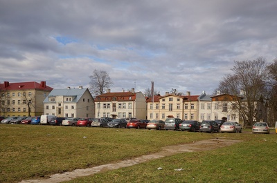 Vaade Lastestaadionilt Toom-Kuninga tänava hoonetele Tallinnas rephoto
