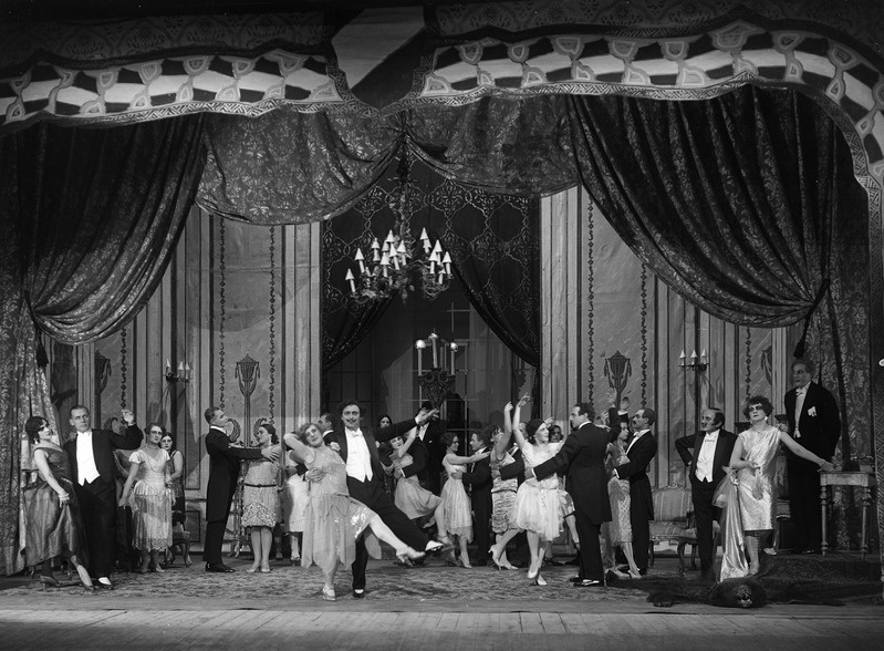 Klaasnegatiiv, Csikósparuness (Georg Jarno operett 3 vaatuses), ees: Elemer - Alfred Sällik, Fritzi von Schützingen - Grete Sällik, Teater Estonia 1927. a.