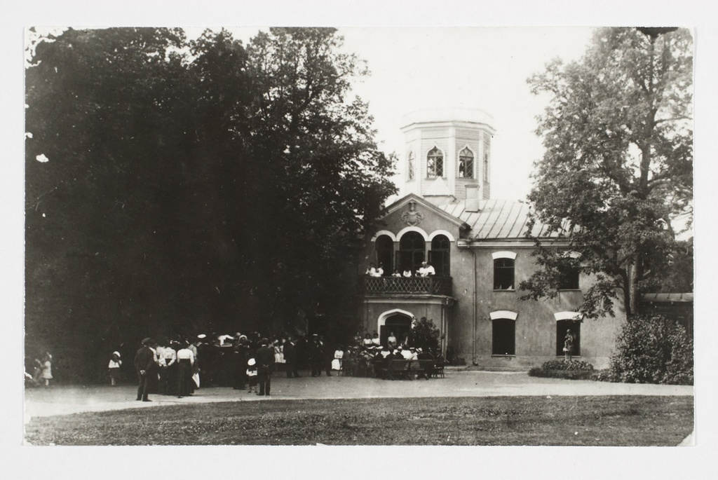 Keila-Joa. "Pandorini" külaskäik 1912. aastal (kirikumõisa ees).