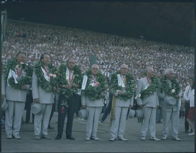 Diapositiiv. XVII üldlaulupidu. 28-29.06.1969. Laulupeo juhid ja komisjoni liikmed:Lembit Verlin, Heino Kaljuste, Arnold Green, Leopold Vigla, Richard Ritsing, Tuudur Vettik, Gustav Ernesaks. Foto: Henno Saarne.  similar photo