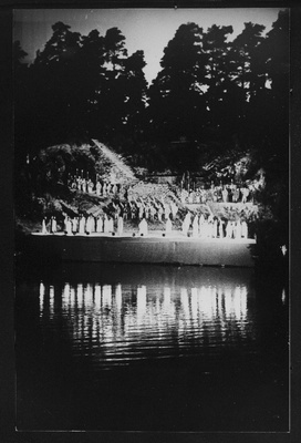 Stseen RT Vanemuise lavastatud E. Aava ooperi "Vikerlased" vabaõhuetendusest Pirita jõe kaldal Kose-Lükatil.  similar photo