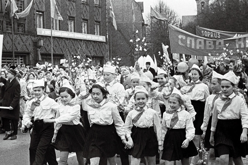 Pioneerid 1. mai demonstratsioonil.