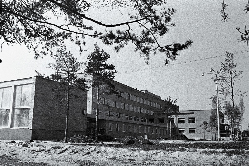 Vaade Vabariikliku Tallinna Onkoloogia Dispanseri uutele hoonetele Hiiul.