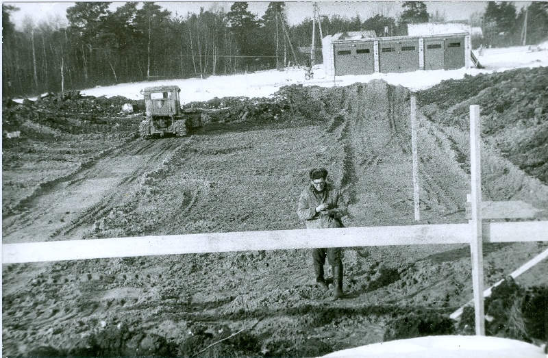 Foto. Palivere Ehitusmaterjalide Tehase  poolt teostatavatel ehitustöödel Palivere elamukvartalis 1970.a.