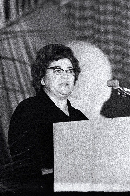 EKP Kalinini Rajoonikomitee I sekretär Zoja Šiškina EKP Tallinna organisatsiooni XVII konverentsil esinemas.