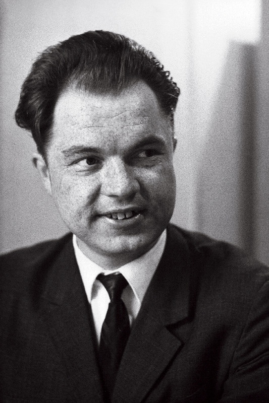 Ruusmann, Ants- ajalookandidaat, ENSV TA Ajaloo Instituudi noorem teaduslik töötaja.