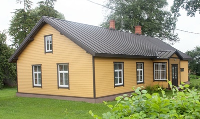Avispea koolimaja rephoto