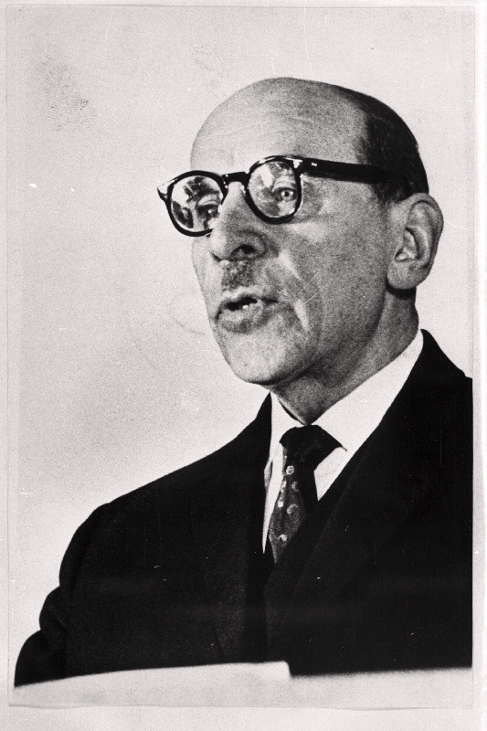 Semper, Johannes- kirjanik.