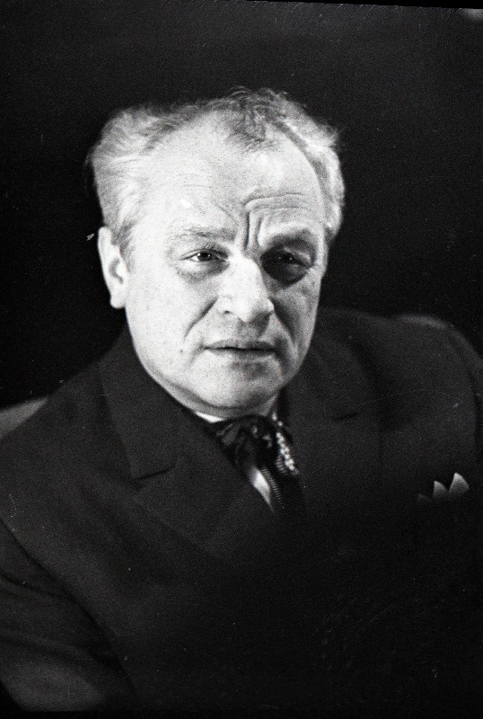 Rünkaru, Arnold – kohviku „Tallinn“ direktor.