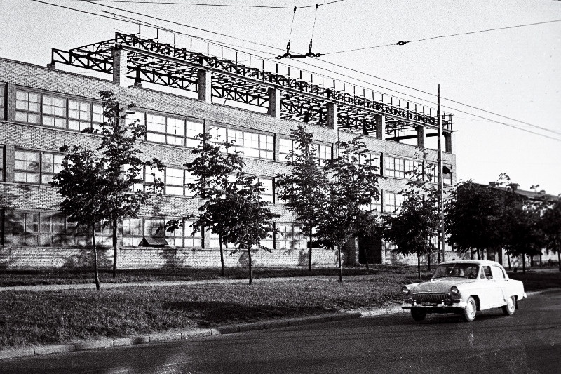 Tallinna Taksopargi garaažile neljanda korruse juurdeehitamine.