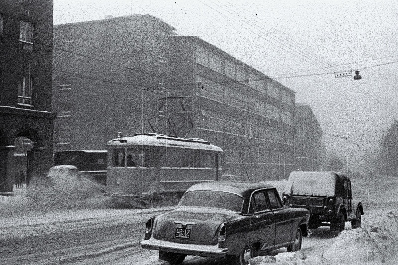 Vaade lumetuisu ajal Narva maanteele.