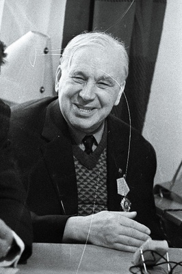Vana revolutsionäär ja kommunist, Lenini ordeniga autasustatud akadeemik Joosep Saat.  similar photo