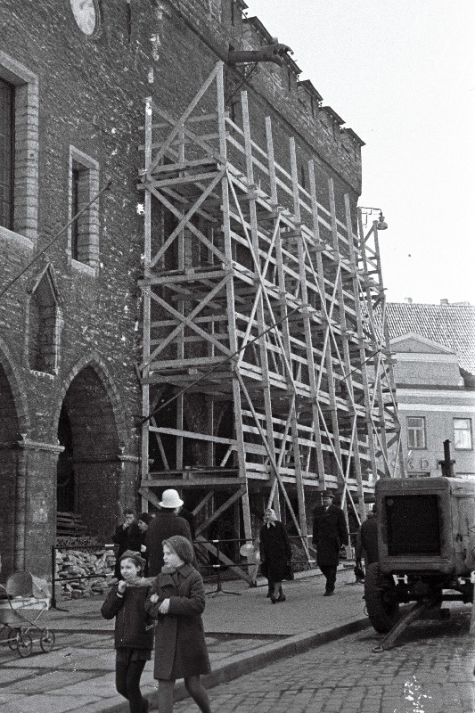 Vaade Raekoja restaureerimistöödele.