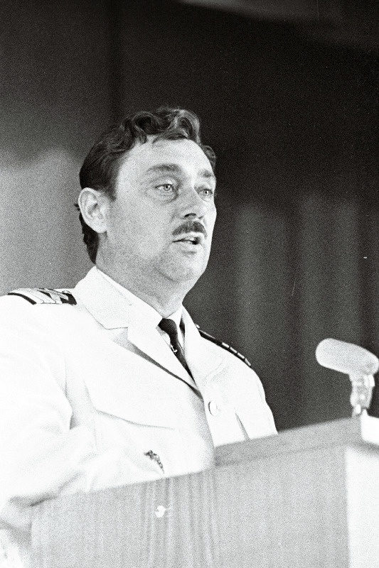 Ujuvbaasi Frederyk Chopin peamehaanik, laeva partei-algorganisatsiooni büroo liige Albert Fridman, Eesti Energia saalis EKP Tallinna Linnakomitee III pleenumil sõnavõtuga esinemas.