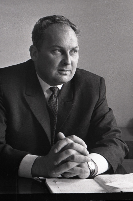 Eesti NSV Ülemnõukogu saadikukandidaat mööblivabriku "Standard" direktor Osvald Kaldre.