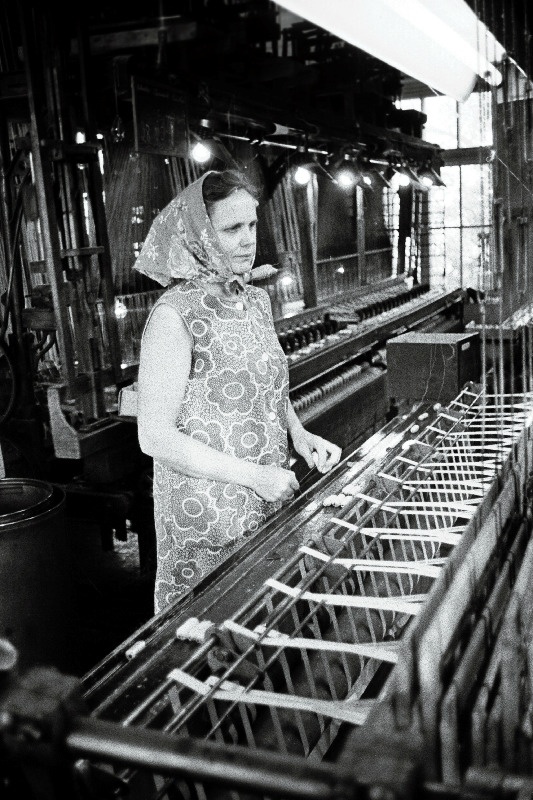 Tekstiilgalanteriivabriku paelakangur Asta Ehala.