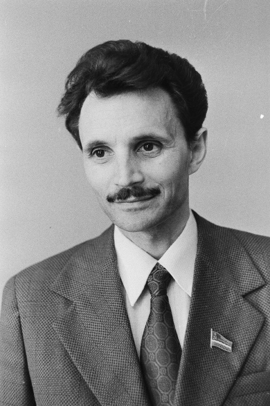 Eesti NSV Ülemnõukogu Presiidiumi sekretär Viktor Vaht.