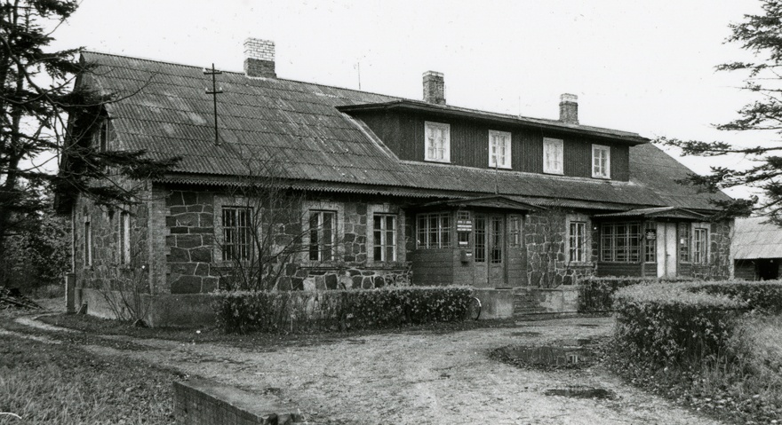 Kõrgessaare vallamaja, fassaadivaade