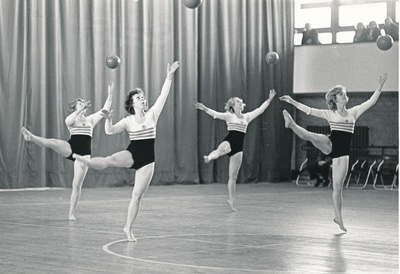 Võimlemine Kotka päevadel Tallinnas  similar photo