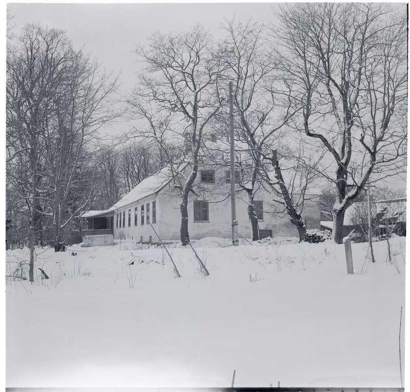 Tõlluste mõisa peahoone