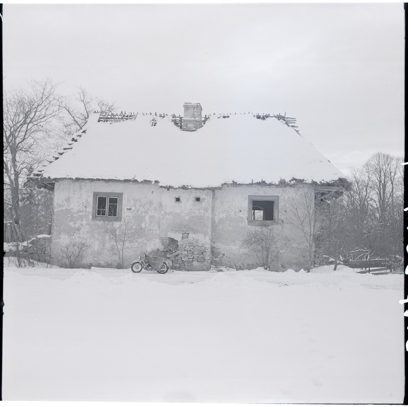 Tõlluste mõisa aiamaja