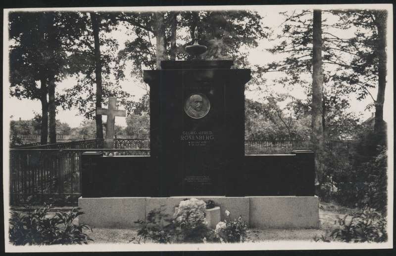 fotopostkaart, Suure-Jaani khk, Suure-Jaani, kirikuõpetaja Georg A. Rosenberg'i hauasammas, 29.06.1936, foto O. Mägi