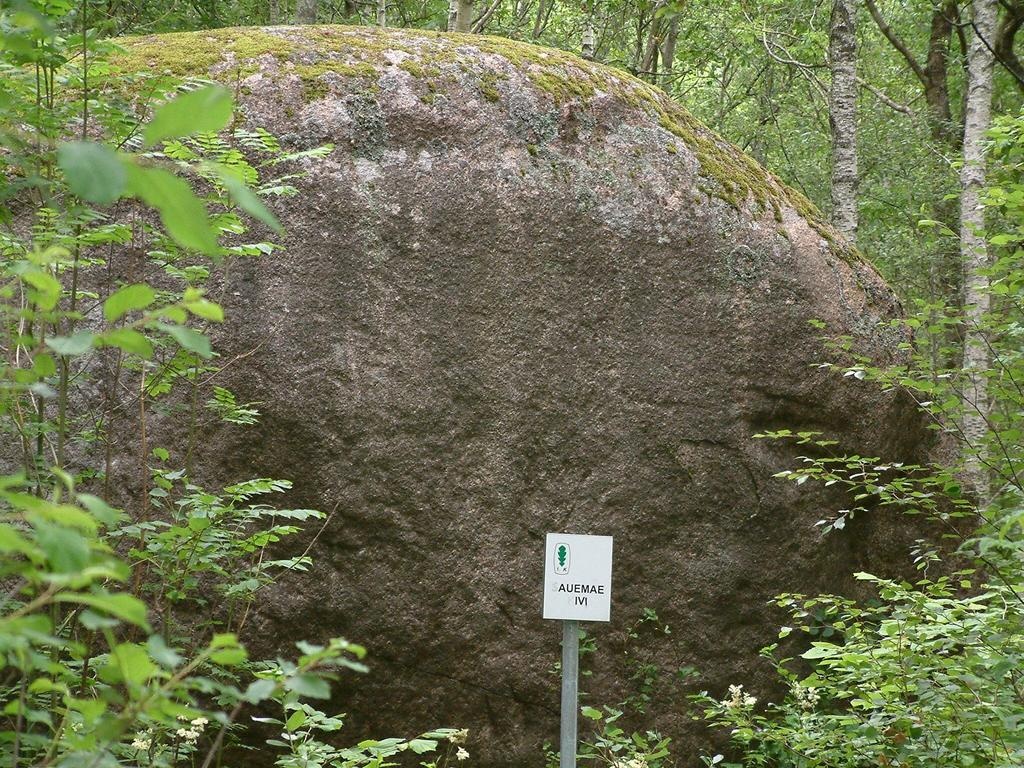 Saumaa (Saumäe) kivi