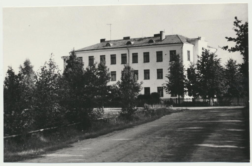 foto Mustla keskkool'i hoone 1964 foto A.Kiisla