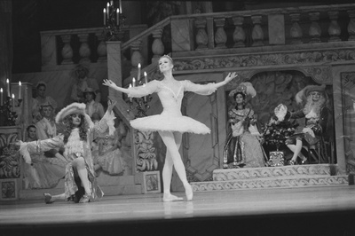 Uinuv kaunitar, Estonia, 1997, osades: Kosilane - Dmitri Hartšenko, Aurora - Age Oks  similar photo