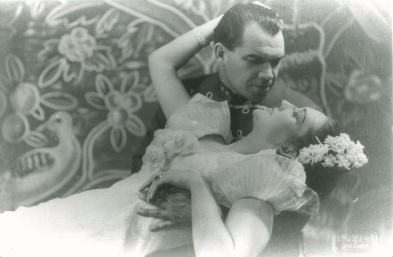 Reprofoto. "Julia" (P. Abraham). Estonia 1938. Juulia - Milvi Laid, rittmeister - Kaarel Karm.