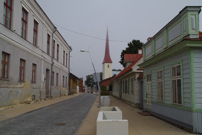 Rakvere Estonia Street with church - lang rephoto