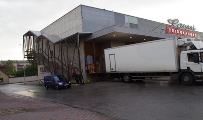 Põrsaturg turuhoone taga, Rakvere, ERMFk771 78 1 - Põrsaturg turuhoone taga, Rakvere rephoto
