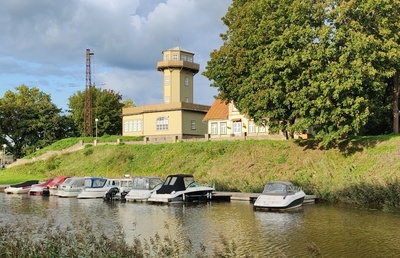 Pärnu Lootsimaja rephoto