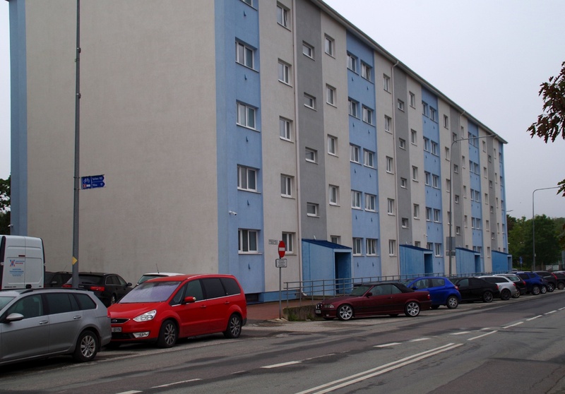 Vaade uuele elamule Gagarini tänavas Rakveres. rephoto