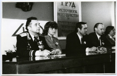 Veteranide autasustamine 1985. aastal Tartus, foto presiidiumist  similar photo