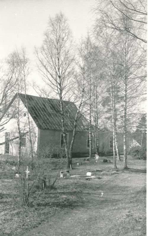 Foto. Rooslepa kirik Läänemaal. 21.04.1981. Foto: T. Kempi
