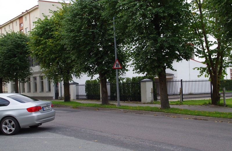 Rakvere I 7-klassi kooli lastekoor Virumaa laulupäeva rongkäigus rephoto