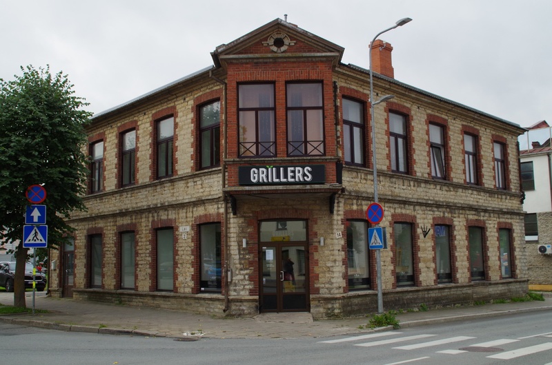 Pihlaka kondiitriäri Tallinna ja Laia tänava nurgal. rephoto