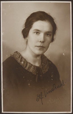 Eesti Naisüliõpilaste Seltsi liige Elfriede Virkhaus, rindportree  duplicate photo
