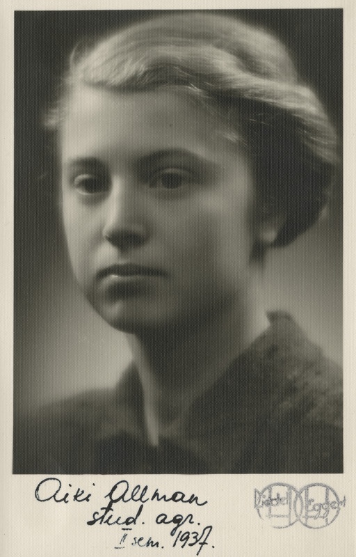 Eesti Naisüliõpilaste Seltsi liige Aiki Allman, portreefoto