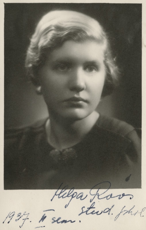 Eesti Naisüliõpilaste Seltsi liige Helga Roos, portreefoto