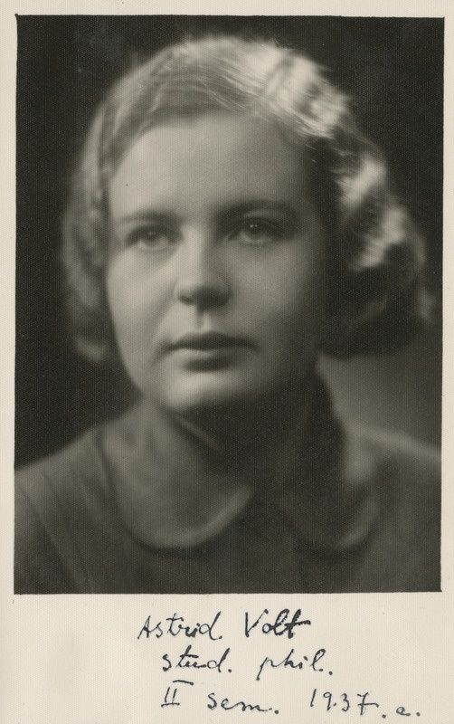 Eesti Naisüliõpilaste Seltsi liige Astrid Volt, portreefoto